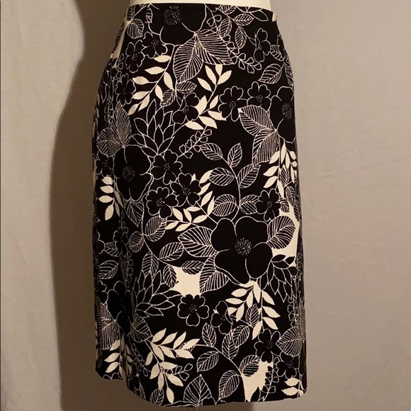 PARISAN plus size career skirt - Picture 2 of 8